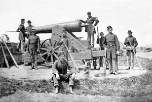 纽约炮兵在1862年春天在科克伦堡的一把重炮中